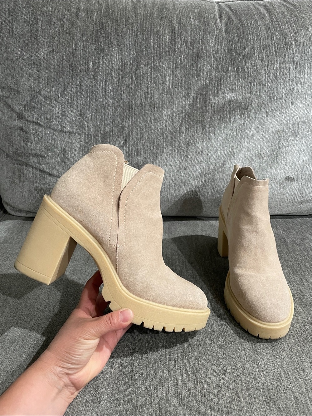 Dolce Vita Cashe H20 Women’s Suede Lugged Sole Block Heels Size 9